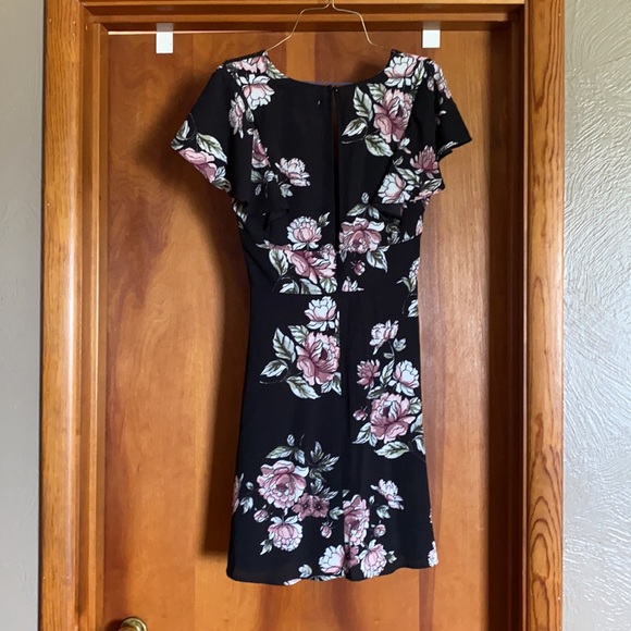 Beautiful floral black dress - Picture 4 of 6